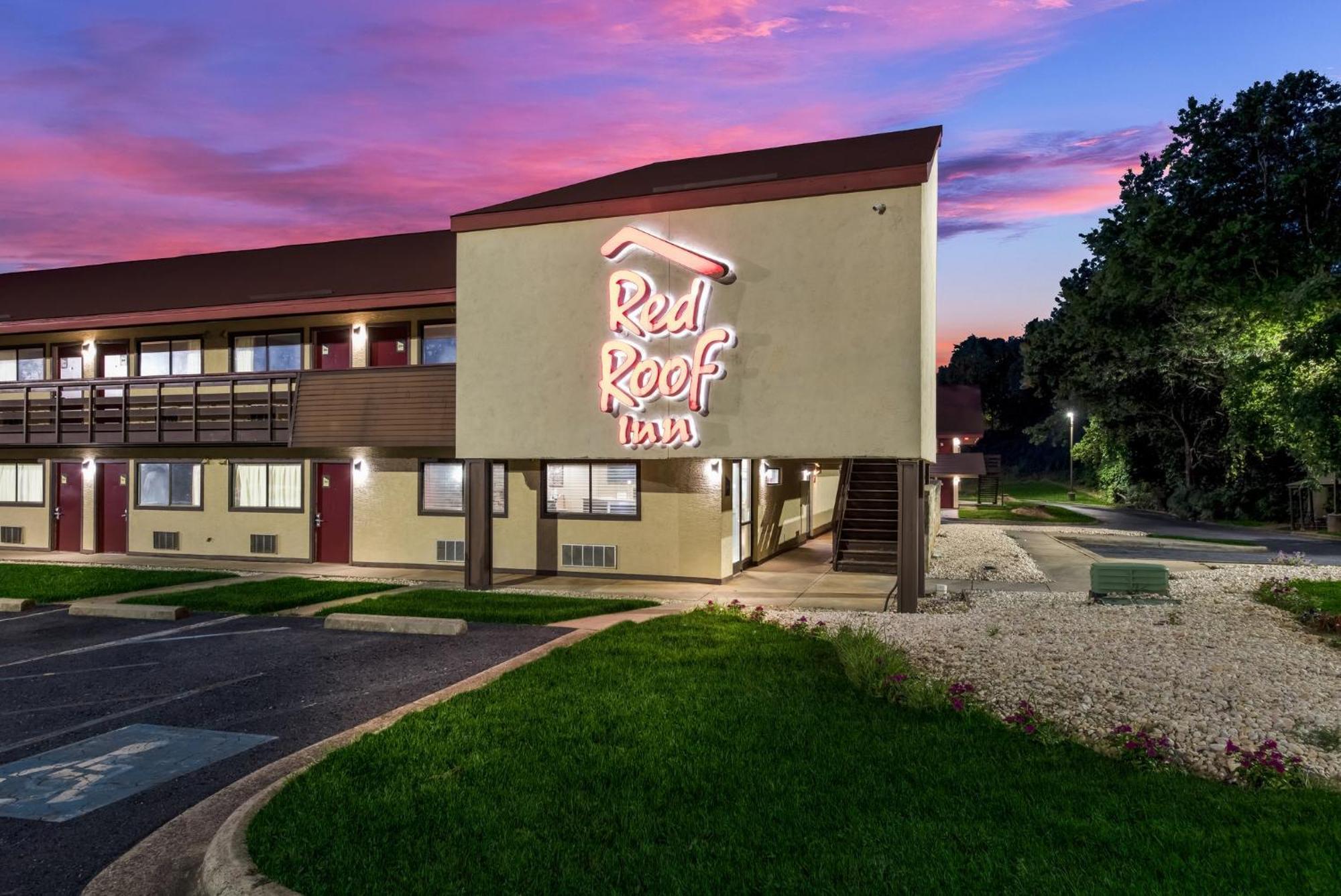 Red Roof Inn היקורי מראה חיצוני תמונה